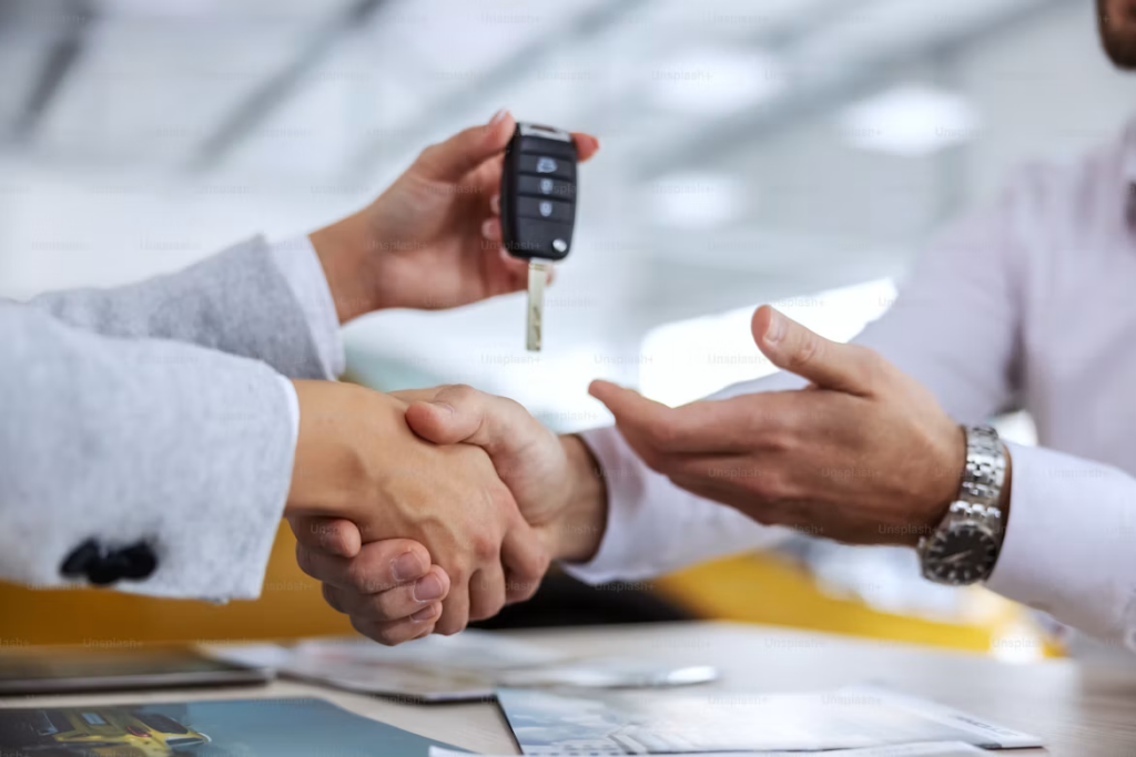 How to check a car's service logbook: car key handover.