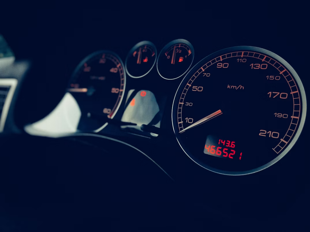 How to check a car's service logbook: checking odometer reading.