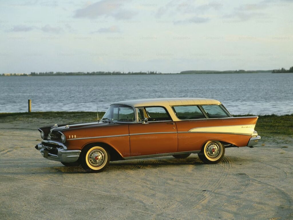 Car Maintenance Plans: an old vintage car.